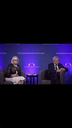 Quentin Chapeaux on Instagram: "⚡ L’électricité a une limite physique : la distance. En moyenne, on perd jusqu’à 10 % de l’électricité transportée sur de longues distances. Et surtout : au-delà de 500 km, le transport devient économiquement non rentable. Résultat ? Toute l’énergie produite dans des zones isolées est souvent gaspillée. • Tu veux mettre des panneaux solaires dans le Sahara ? Ok, mais t’es à 2 000 km des grandes villes. • Tu veux exploiter la vapeur des volcans comme au Salvador ? 