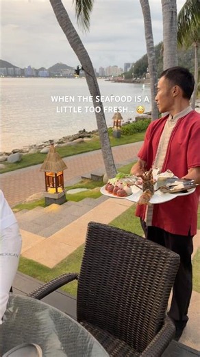 Would you try this? 🦞😳 #sanya #chinatravel #food #travel #hainan
