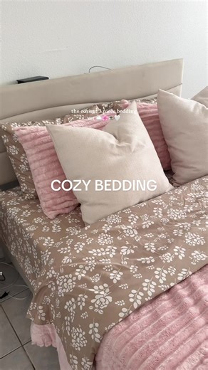 Experience the Softness of a Cloud with This Comforter