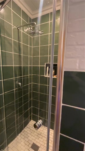 Turn your everyday shower into a spa-like escape. 🧖🏻‍♀️🫧 Introducing Valmo’s Aromatherapy Shower Steamers, crafted to clear your senses and calm your mind. Infused with Eucalyptus and Peppermint Menthol, these steamers release refreshing, menthol-rich vapours that help you breathe more easily and feel instantly rejuvenated. Perfect for those self-care moments you crave. 📦 Shop online via LINK IN BIO 🌿 Made & packaged in South Africa 💚 Vegan-friendly | Cruelty-free #valmohairoil #showerstea