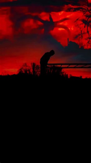 Muscle ups in Stranger Things 🔥 #viral #strangerthings #strangerthings5 #calisthenics