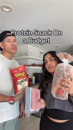 Booty King 🍑👑 on Instagram: "Baked hot Cheetos on deck to complete our protein overload simple snack on a budget!!! I know I can’t be the only one who has ever put chips in their sandwich! There’s no better way to eat it. Btw, baked hot Cheetos are actually low key kinda low on calories so that why I specifically used them. If calories don’t matter I would prbbly choose Doritos 😂 22 grams of protein in this sandwich. 🥪 🙂‍↔️"