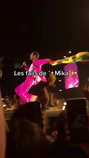 Mika en Concert : Les Moments Drôles et Émouvants