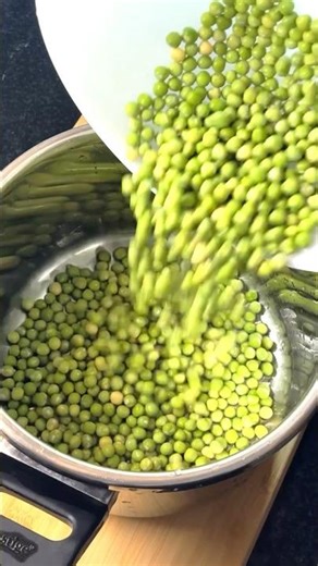 10-Minute Green Peas Masala | Simple & Tasty Curry Recipe #shorts