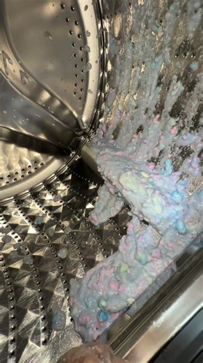 ✨Spirit week day 5: Coloured layers laundry paste! Part TWoOoOoo 🫧 I hope you’ve all enjoyed our second spirit week 🫶🏽 BIG UP to @Laundry Tok UK 🔻 @Laundry Mum Uk for taking part once again 🫶🏽 FOLLOW for more 🥰 #cleantok #fyp #laundryhack #asmr #cleaning