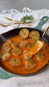 Coconut Curry ScallopsIngredients: 1 lbs @lobsteranywhere 10/20 scallops 2 tbs butter 1 tsp saltBlack pepper, to taste Cilantro, for garnish Coconut curry sauce 1 can coconut milk1 tbs olive oil 2 garlic cloves, crushed2 tbs red Thai curry paste 1/2 lime, juiced 2 tsp fish sauce 1 tbs coconut sugar or any Method: 1. Remove the foot on your scallops, score one side; pat them dry really well and season with salt and pepper; let them sit on paper towels; 2. Sauté garlic in olive oil until transluce