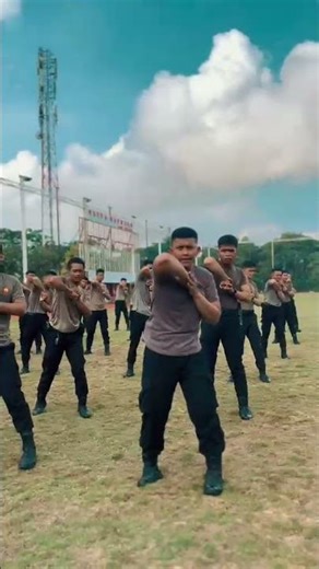 DITSAMAPTA POLDA KEPRI MELAKSANAKAN LATIHAN PENINGKATAN KEMAMPUAN BELA DIRI POLRI