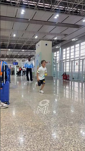 How to pass time at the airport? Let HP and Advik show you 🥰🏏 | #MumbaiMeriJaan #MumbaiIndians