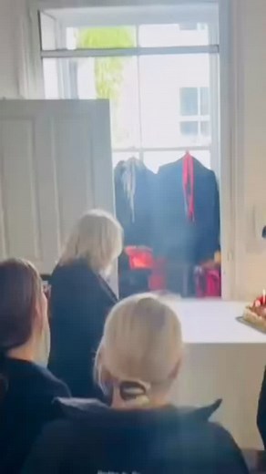 The team showing their appreciation to our leading lady ‘Carole’ earlier this month 🥰 | Parties to Go