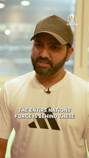 India great Rohit Sharma with words of inspiration for Harmanpreet Kaur and Co at the #CWC25 Final 😍 Watch the #INDvSA Final LIVE in your region, broadcast details here 👉 http://bit.ly/46IKZtI | ICC Cricket World Cup