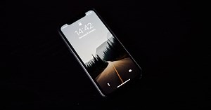 iPhone X Plus With iOS 12 Could Ditch a Major Apple Design Flaw