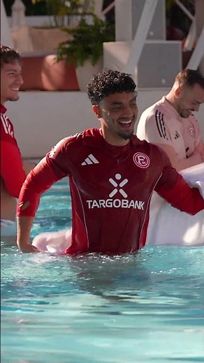 TRAININGSLAGER | Spaß im Pool 😎 | FORTUNA DÜSSELDORF #f95 #shorts