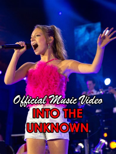 ❤ INTO THE UNKNOWN.. The Maestro & The European Pop Orchestra, featuring 12-year-old @emmasophie.music, performing Into the Unknown from @disney’s Frozen 2 at the market square of Kerkrade, the Netherlands. 🎶 A MUST SEE for Disney music lovers. ENJOY! 😍 #TheMaestro #IntoTheUnknown