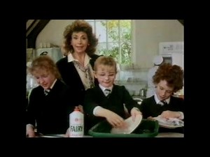 Fairy Liquid advert featuring Nanette Newman