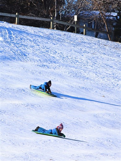 ❄️ Things to Do in Bloomington: Sledstravaganza at Brookside Park ✨ Bundle up and join the fun at this FREE winter favorite! Spend the afternoon sledding, laughing, and warming up by the fire between runs down the hill. Perfect for all ages and all levels of winter fun! 🛷🔥 🗓 Friday, February 6, 2026 ⏰ 3:30–5:30 PM 📍 Brookside Park 10000 Xerxes Ave. S., Bloomington, MN 55431 ✔ Bring your own sled or borrow one ✔ Open to all · No registration required ✔ Part of the Bloomington Winter Fete 🔗 L
