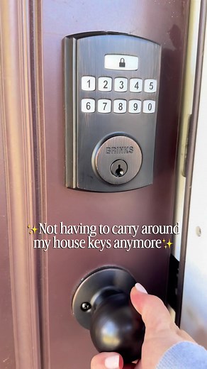 We are feeling extra grateful this week. 🙌 Tag a friend who is always losing their keys (If you can't think of a friend, you might be the friend) 🫣 Shop our Black Friday Deals while they last at the link in our bio. 📲 | Brinks Locks