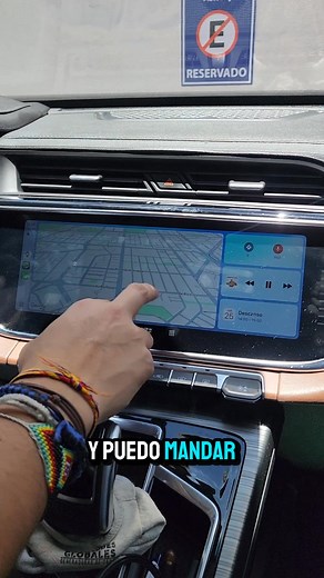 🐶 Este perrito ya tiene CarPlay y Android Auto inalámbrico en su Geely Azkarra gracias al Activador para Carbitlink de AutoSky 🚗💨 Ahora viaja feliz, escucha su playlist favorita y usa el mapa sin cables ni complicaciones 🎶📱 Y por si fuera poco… ¡también se llevó un GPS magnético AutoSky para rastrear a su dueño! 🧭😂 Así que cuidado, ahora cualquiera puede saber dónde estás 👀 📍Encuéntralo en autosky.ec 🏢 Av. Shyris y Río Coca – Edificio Montecarlo X, Quito 📞 0968217972 #AutoSky #Carbitl
