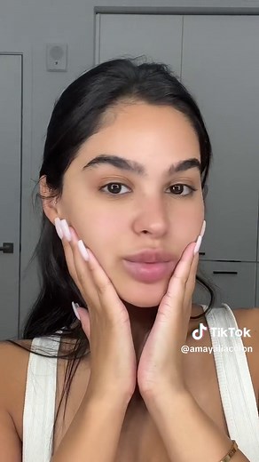 Dermaplaning & Eyebrow Shaping: Get Smooth Skin!