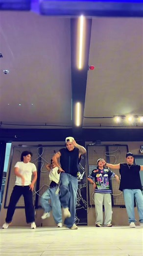 La Fuerza Del Juego: Energía de Zumba con TML Crew