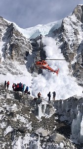 In 2022, a massive avalanche occurred on the Mt. Pumari side near the Mt. Everest basecamp. Barasap @iamsimonemoro a highly experienced pilot, showcased remarkable expertise and quick decision-making, successfully executing a safe landing amidst the challenging conditions. . . . #everestbasecamp #helicopterrescue #expedition #climbinglife #everest #lhotse #pumari #avalance #khumbuicefall #safetyfirst #climbinginspiration . . . @soulsfeng @iamsimonemoro @heli.everest | Jenjen Lama