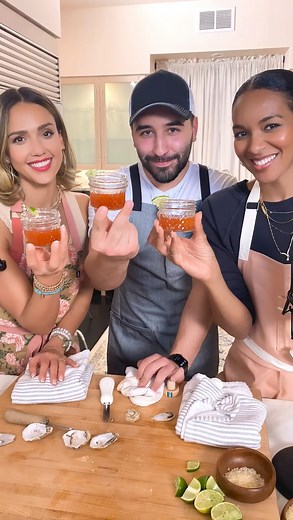 Jessica Alba on Instagram: "#asmr edition: oysters 🦪 with a michelada twist 🤌🏽 @acooknamedmatt was not messin’ around with these - or his shucking skills! #sundayfunday ☀️"