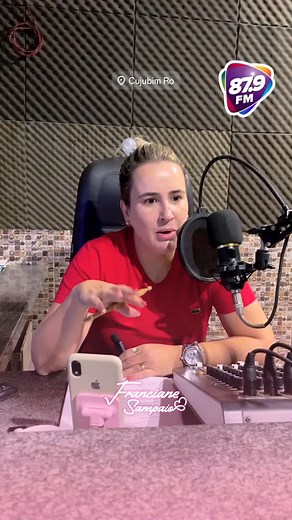 Durante a programação no Sábado de Frente com Franciane Sampaio, Franciane destaca o cuidado seletivo do lixo! | Rádio Belém Cujubim 87.9 FM