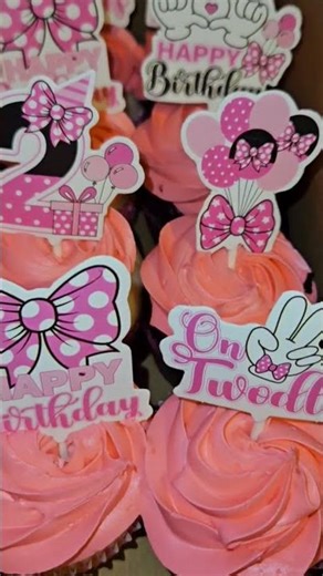 MINNIE CUPCAKES 🧁 #youtubeshorts #minnie #mouse #cake #cupcake #cupcakes #birthday #minniemouse