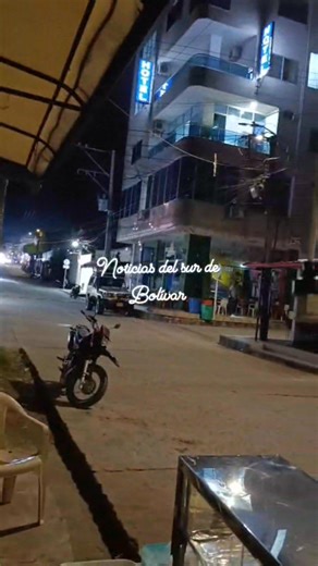 🚨 ATENCIÓN COMUNIDAD DENUNCIA CIUDADANA 🚨 #SANTA_ROSA_DEL_SUR Seguidores nos reportan a esta hora de la noche del viernes 30 de enero una situación que sea venido presentando desde el pasado sábado se viene presentando una situación de riesgo en el barrio Las Mercedes. En Santa Rosa del Sur de Bolívar Según los vecinos, el hecho ya fue reportado a Afinia desde que ocurrió el suceso; sin embargo, hasta el momento no se ha realizado una revisión completa del cableado. Únicamente han subido a mov