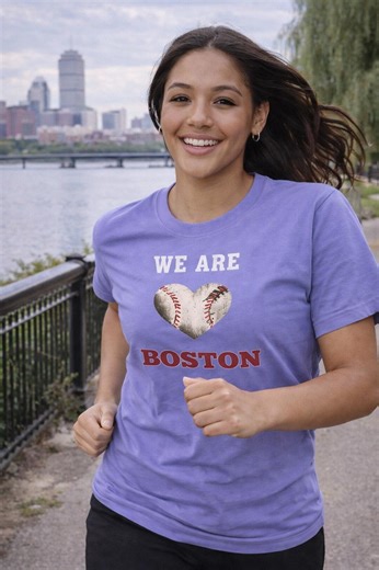 ボストンのマストハブTシャツで、試合当日にヴィンテージの快適さを体感してください。ファンの皆さんにピッタリです！ - Etsy 日本