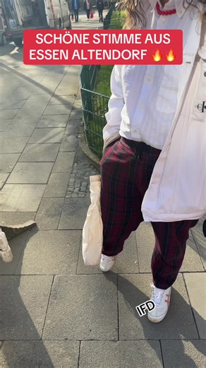 Schöne Stimme Aus Essen Altendorf: Humorvolle Clips