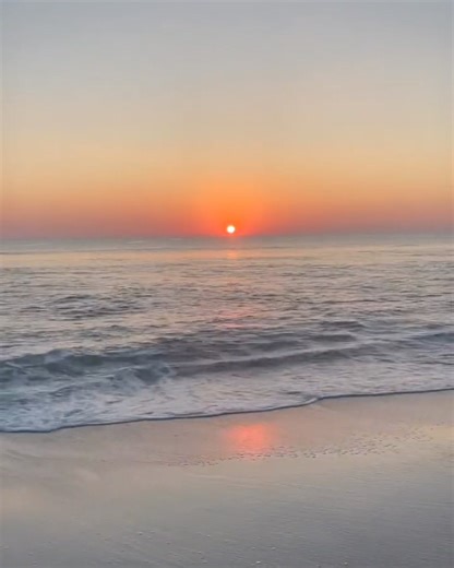1.2K views · 29 reactions | Take in the clearest waters the South has to offer. Jupiter Beach is your go-to for crystal-clear oceans and stunning sunrises. ️ : glitter.the.globe | Jupiter Beach Resort & Spa | Facebook