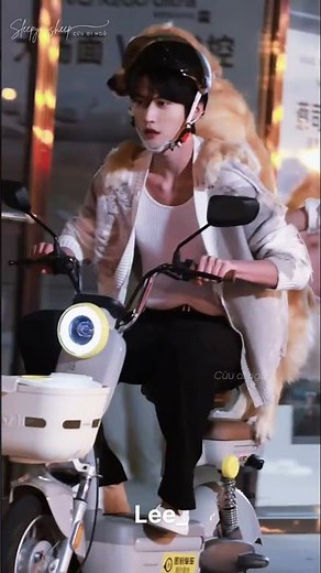 Châu Kha Vũ đèo cún iu hậu trường phim Mùa Hè Nồng Nhiệt #zhoukeyu #chinesedrama