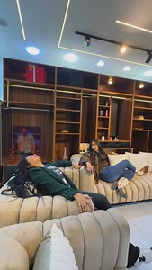 @rooh_hassann on Instagram‎: "قفشتك ياهايدي ياسوسه 😂😂 لقيت مكان في عرض 500 جنيه خصم علي اي متر مطبخ او دريسنج واي مساحه واي حجم واي ماتريال تختاروها @ultra_design_eg @ultra_design_eg @ultra_design_eg @ultra_design_eg @ultra_design_eg @ultra_design_eg @ultra_design_eg"‎