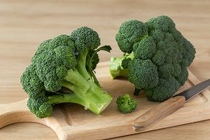 Découvrez la meilleure façon de cuire le brocoli : ne gâchez plus ses nutriments en le faisant cuire à l'eau !
