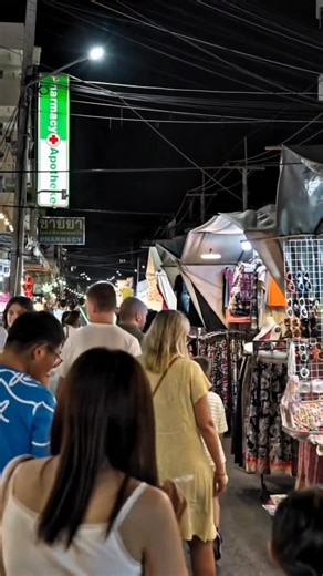 64K views · 828 reactions | Bermimpilah untuk malam ini dan biarkan sang mentari menjemput dengan pancaran sinarnya yang hangat di pagi hari. Yuk jelong di Hua Hin Night Market, Thailand. | OBAT ALAMI | Facebook