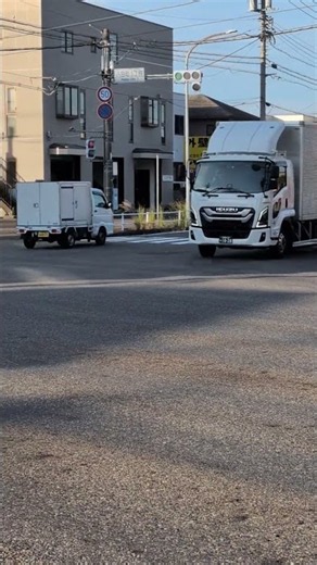 八田町１丁目付近で、２０２３年フルモデルチェンジのＵＤいすゞフォワードの配送用仕様を目撃したこと