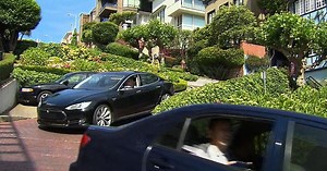 San Francisco tries closing its most famous street