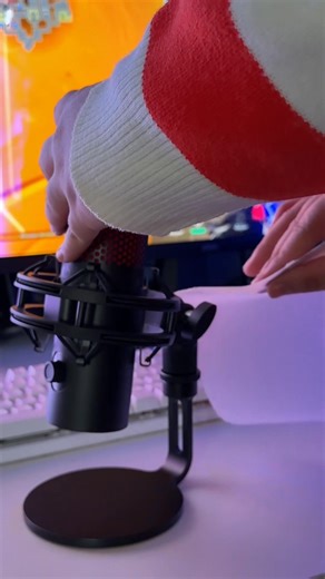 Unboxing HyperX QuadCast 2 Microphone 🎙️ • USB-C 3.5 mm headphone jack • 4 pickup patterns • High-quality audio 24-bit / 96 kHz • RGB lighting tap-to-mute button 🛒عدي كومند توّا من: 🌐 Wiki.tn و زورنا في أقرب Boutique WIKI 💚 | WIKI (Page Officielle)