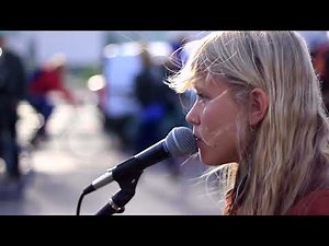 Alice Phoebe Lou - I Can't Get No (Satisfaction)