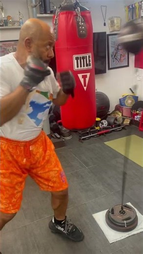 Reflex bag #shorts #shortvideo #trending #trendingshorts #training #punch #punchingbag #boxing #box