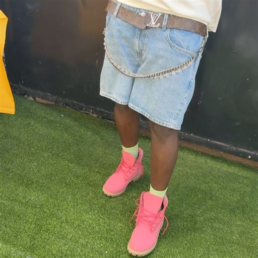 SHOWBEZZY 🇬🇭 on Instagram: "Love goes where love is"