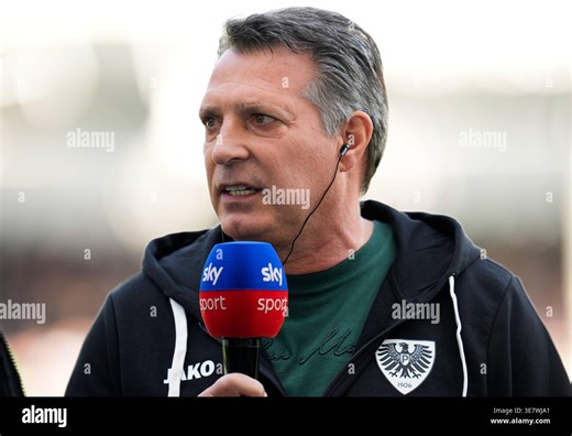 April 11, 2026, Muenster, Germany: SC Preussen Muenster head coach ALOIS SCHWARTZ during the pre-match interview before the match between SC Pruessen Muenster and SpVgg Greuther Fuerth in the 2. Bundesliga on April 11, 2026, in Muenster, Germany...DFL REGULATIONS PROHIBIT ANY USE OF PHOTOGRAPHS AS IMAGE SEQUENCES AND/OR QUASI-VIDEO (Credit Image: © Scott Coleman/ZUMA Press Wire) EDITORIAL USAGE ONLY! Not for Commercial USAGE! Stock Photo - Alamy