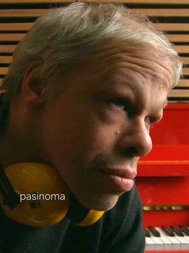 Pertti Kurikan Nimipäivät Kovasikajuttu Kari Aalto saa naista ja röökiä sekä mitä Rakkaus on lyhyesti #perttikurikannimipäivät #nainen #punk #rakkaus #tiktoksuomi