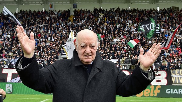Addio a Carlo Mazzone, aveva 86 anni. L'allenatore dei record: 792 panchine in Serie A e l'ingresso nella Hall of Fame
