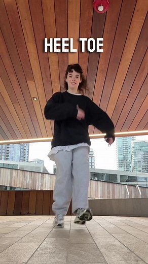 Heel Toe variations V1. Single single double V2. Single single double cross over V3. Single single double cross over jump #housedance #housedancer #housedancetutorial #footwork