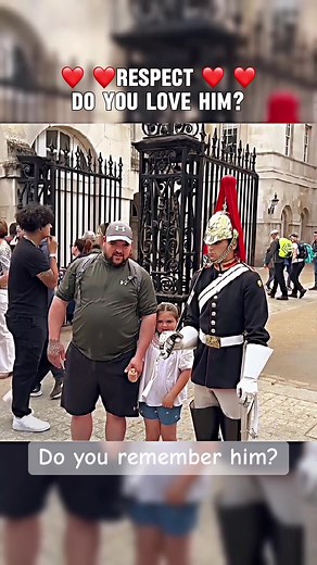 What happen to Peter Ellis king’s guards #king #guard #military #respect #horse #foryou #tiktok #kingguard #viral #peter #fypp #royal