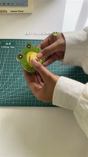 DIY tiny clicker 🐸 #diy