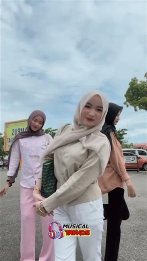 spill outfit eeaa #shortvideo #barbiemuslimah #jogetwelut #beranda #duet #djasikkkk #jogetseru