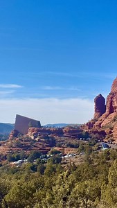 Friday’s visit to the Chapel of the Holy Cross in Sedona, AZ #wanderout #wanderlust #gooutside #gooutdoors #goexplore #adventure #adventuretime #adventurecouple #adventurecouples #nomadlife #nomadiclife #sedona #sedonaarizona #sedonahiking #chapeloftheholycross | Ben and Jessica