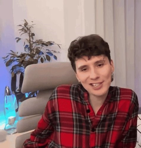 Guys im sorry ive never actually watched a danisnotonfire video...